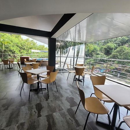 Hotel Med 33 Medellín Zewnętrze zdjęcie