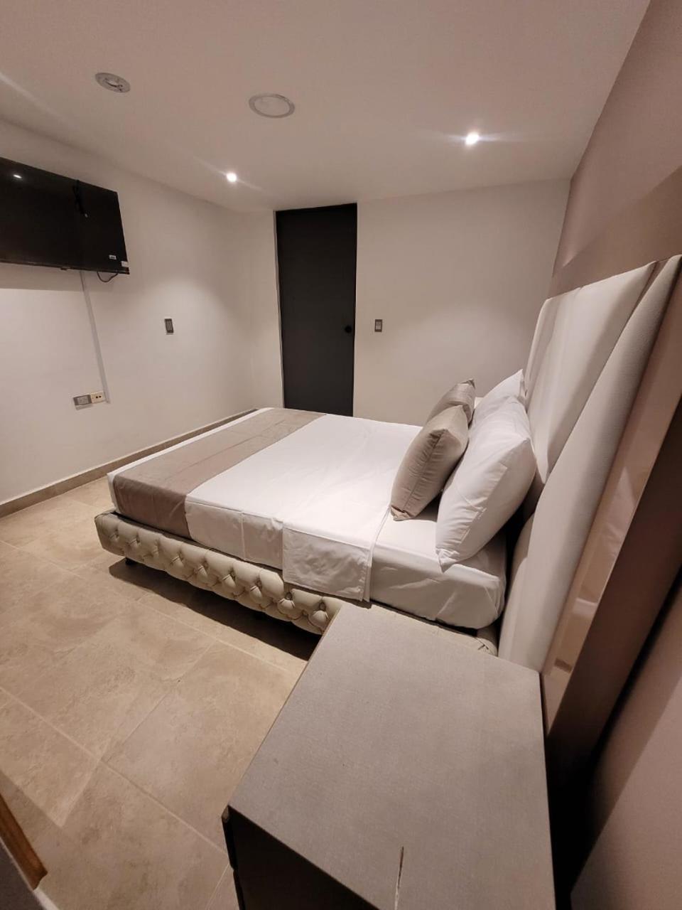 Hotel Med 33 Medellín Zewnętrze zdjęcie